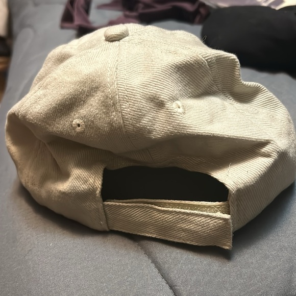 Official NFL Raiders hat worn - Picture 4 of 4